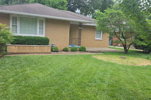 Front exterior of 3-bedroom suburban home at 1918 Dianne Avenue, Evansville IN